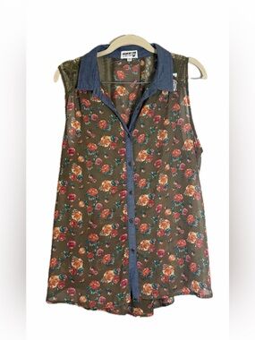 Selena Gomez Olive Floral Sleeveless Button-Front Top with Denim Trim